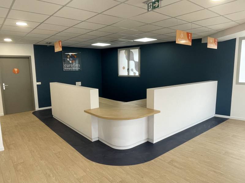 banque d'accueil cintré Nice 