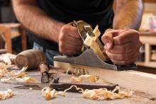 Notre zone d'activité pour ce service Fabrication et pose de portes intérieures en bois massif pour un cabinet d'architecte à